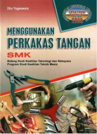 Image of Menggunakan perkakas tangan
