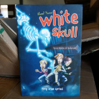 Image of White skull : teror hantu di sekolah
